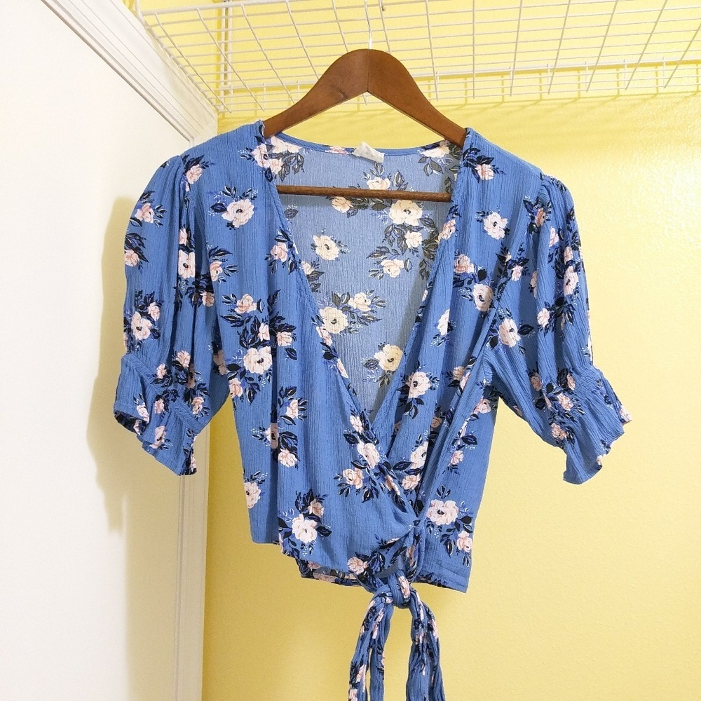 Cotton On Blue Floral Wrap Top Short Puff Sleeve V-Neck Tie Waist Medium